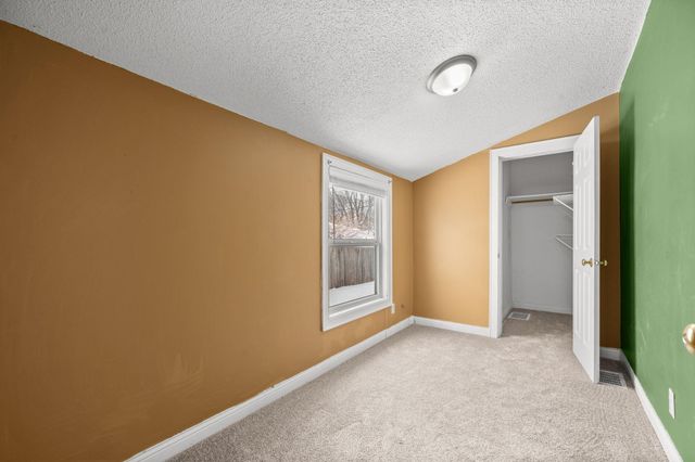 934 Juno Avenue, Saint Paul, MN 55102
