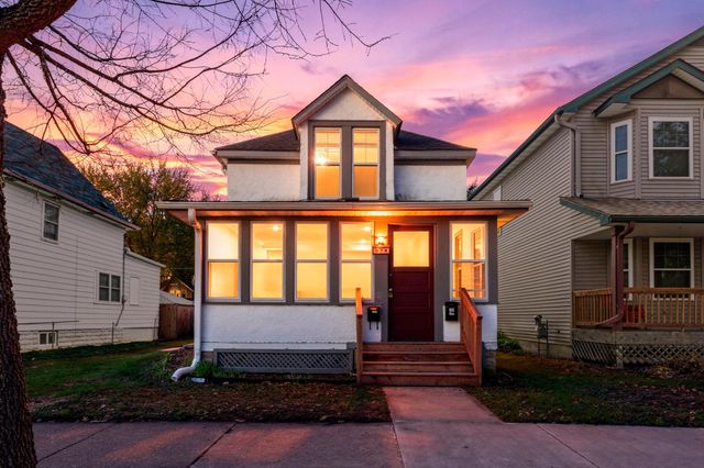 934 Juno Avenue, Saint Paul, MN 55102