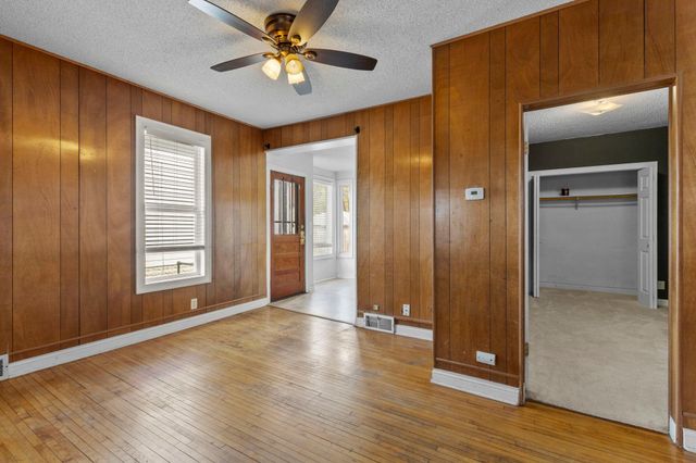 934 Juno Avenue, Saint Paul, MN 55102