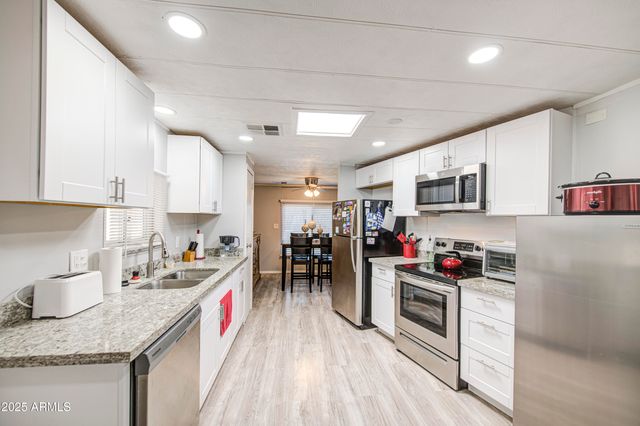 8929 E Sun Lakes Boulevard S, Sun Lakes, AZ 85248