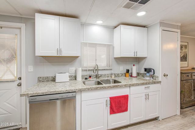 8929 E Sun Lakes Boulevard S, Sun Lakes, AZ 85248