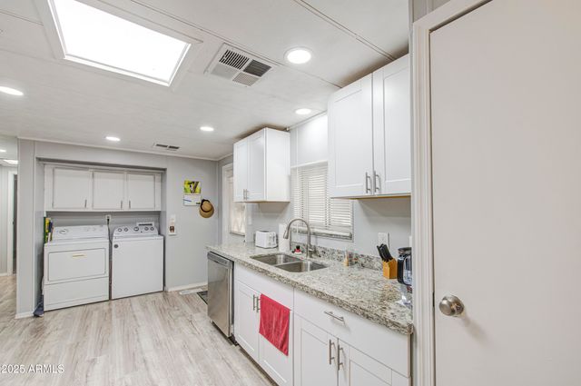 8929 E Sun Lakes Boulevard S, Sun Lakes, AZ 85248