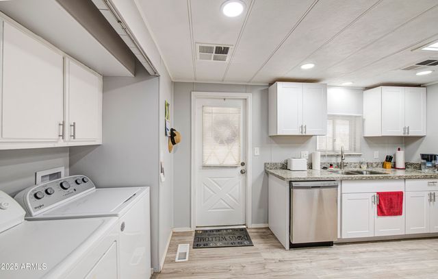 8929 E Sun Lakes Boulevard S, Sun Lakes, AZ 85248