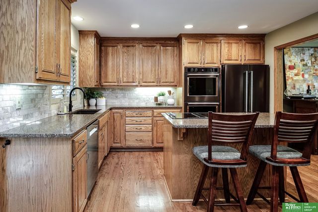 15005 Cedar Circle, Omaha, NE 68144