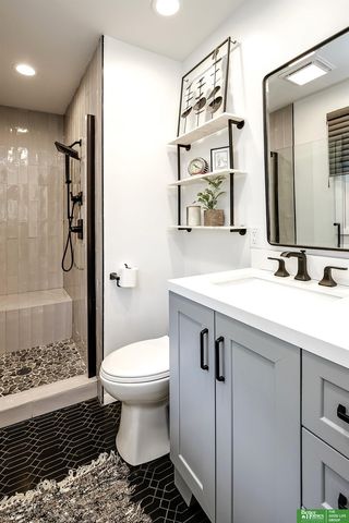 15005 Cedar Circle, Omaha, NE 68144