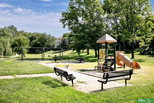 15005 Cedar Circle, Omaha, NE 68144