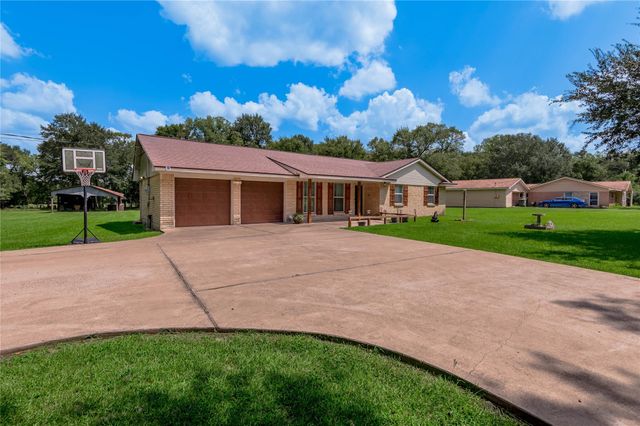 1548 Fish Hatchery Road, Huntsville, TX 77320