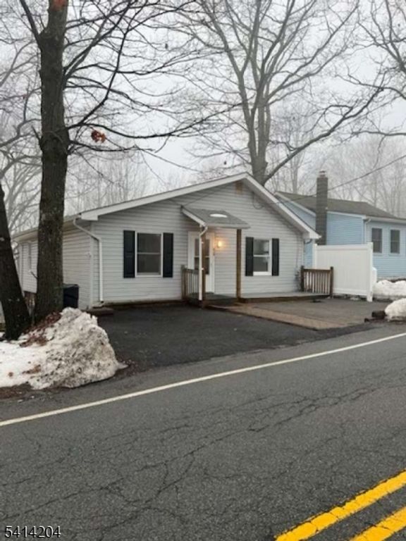 626 Brooklyn Mountain Rd, Hopatcong Boro, NJ 07843