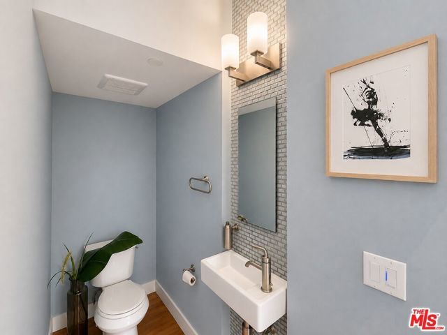713 Bay Street, Santa Monica, CA 90405