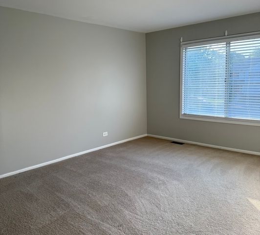 1605 ASHLEY Court A, Darien, IL 60561