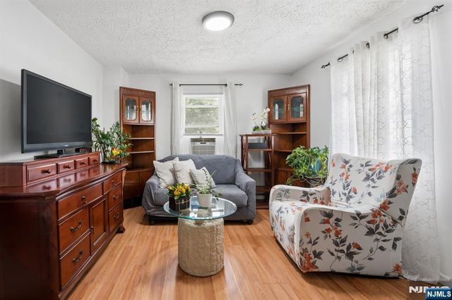 61 Union Street, Lodi, NJ 07644