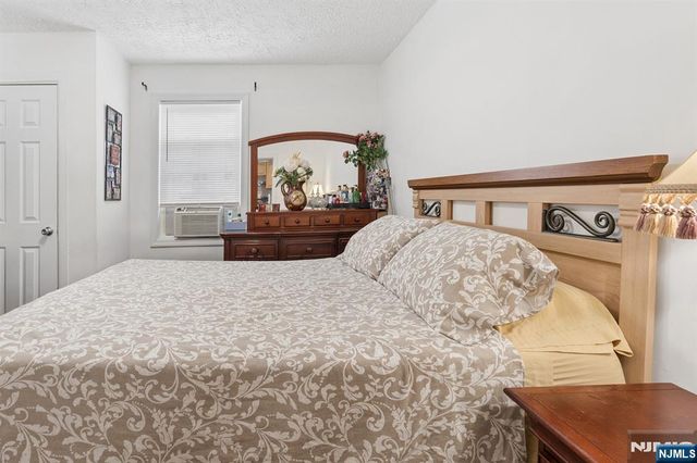 61 Union Street, Lodi, NJ 07644