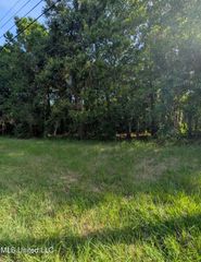 9228 Seacliff Boulevard, Ocean Springs, MS 39564