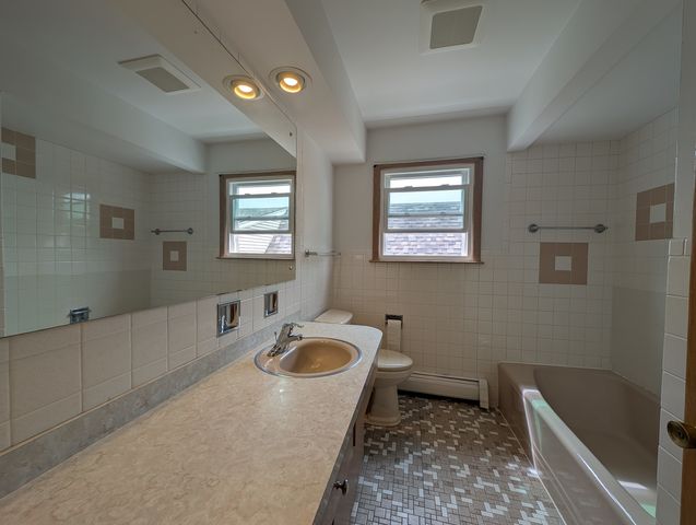 6537 N Natoma Avenue 2, Chicago, IL 60631
