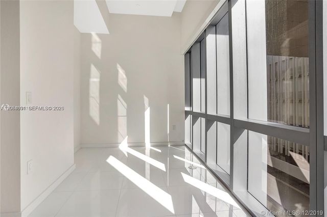 851 NE 1st Ave 504, Miami, FL 33132