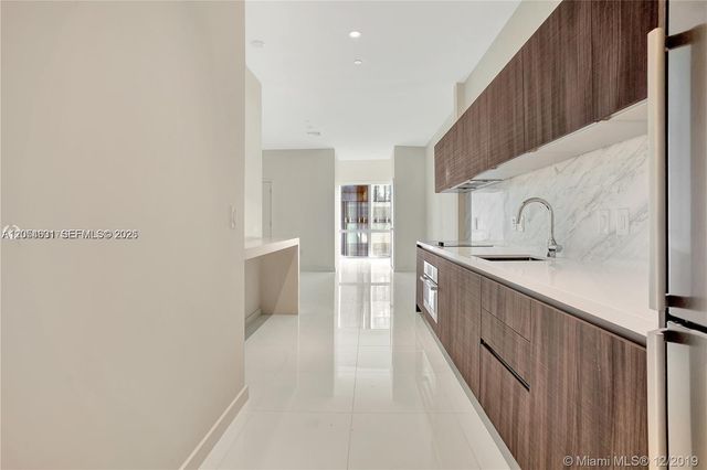 851 NE 1st Ave 504, Miami, FL 33132