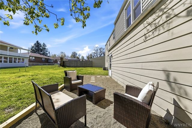 55 South Warren Avenue, West Seneca, NY 14224