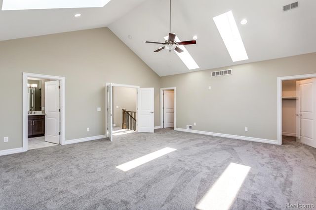 16637 Kings Fairway Lane, Grand Blanc, MI 48439