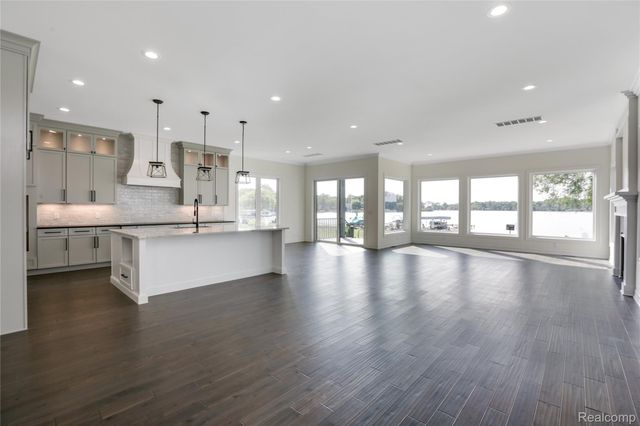 16637 Kings Fairway Lane, Grand Blanc, MI 48439