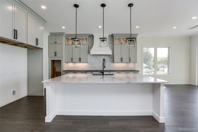 16637 Kings Fairway Lane, Grand Blanc, MI 48439