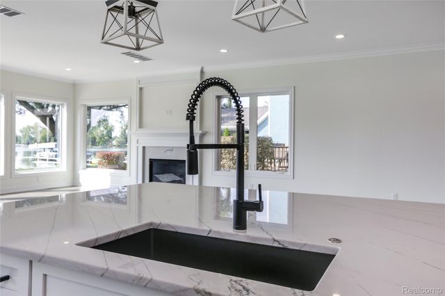 16637 Kings Fairway Lane, Grand Blanc, MI 48439