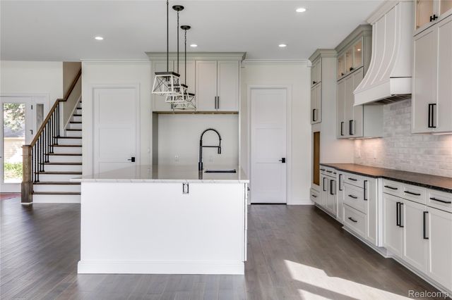 16637 Kings Fairway Lane, Grand Blanc, MI 48439