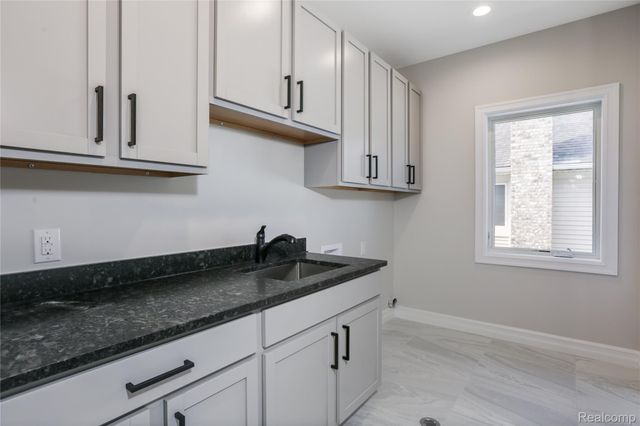 16637 Kings Fairway Lane, Grand Blanc, MI 48439