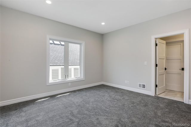 16637 Kings Fairway Lane, Grand Blanc, MI 48439