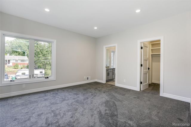 16637 Kings Fairway Lane, Grand Blanc, MI 48439