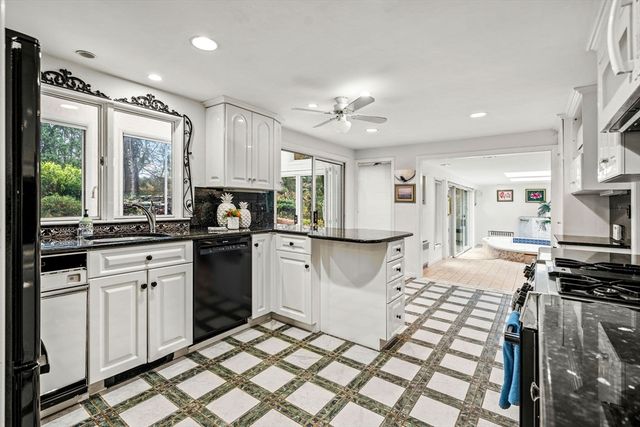 10 Quadrant Road, Salem, MA 01970