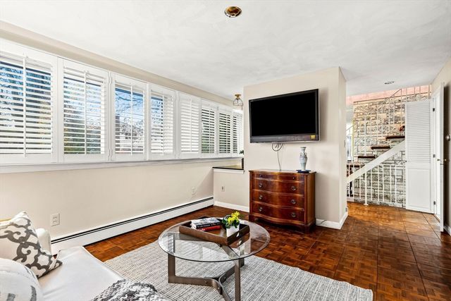 10 Quadrant Road, Salem, MA 01970