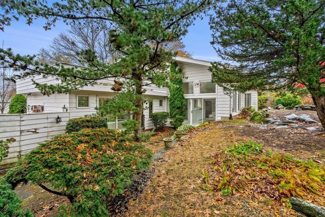 10 Quadrant Road, Salem, MA 01970