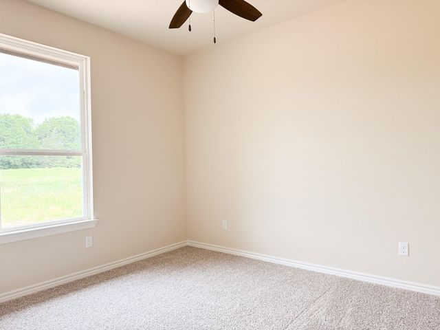 555 Pineview Circle, Jewett, TX 75846