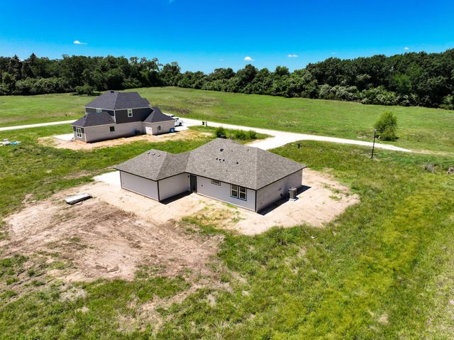 555 Pineview Circle, Jewett, TX 75846