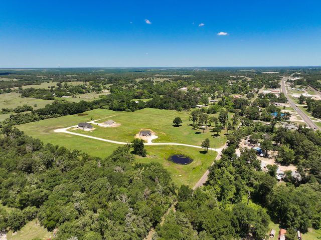 555 Pineview Circle, Jewett, TX 75846