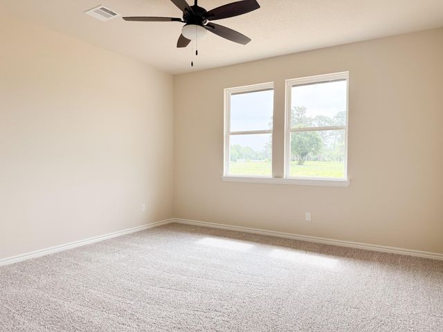 555 Pineview Circle, Jewett, TX 75846