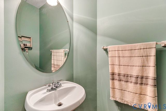 5841 Dorton Ln, Glen Allen, VA 23060