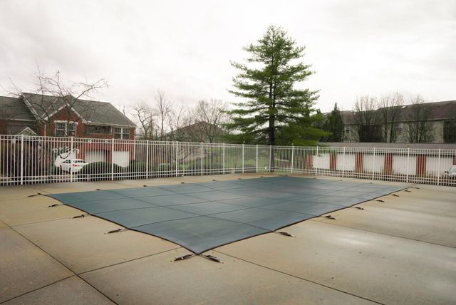 340 Deepwoods Drive, 6, Highland Heights, KY 41076