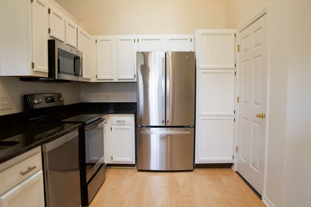 340 Deepwoods Drive, 6, Highland Heights, KY 41076