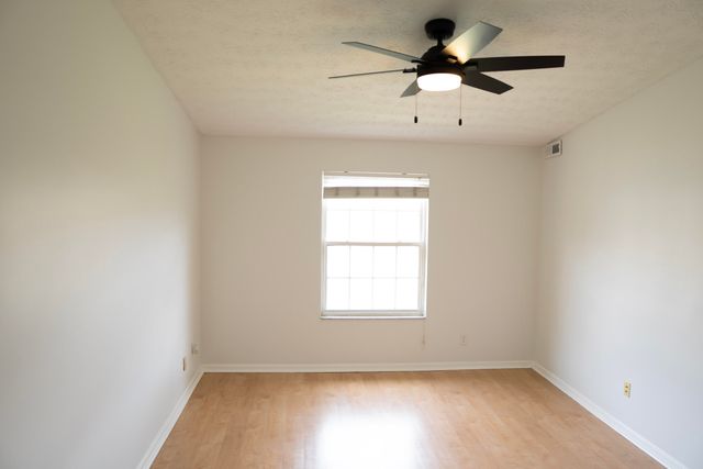 340 Deepwoods Drive, 6, Highland Heights, KY 41076