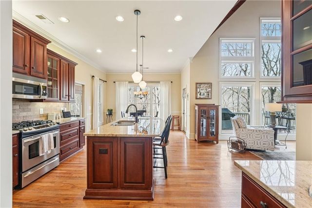 29 Red Trillium Ridge, Big Canoe, GA 30143