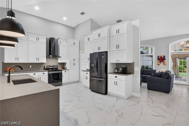 24200 Golden Eagle LN, Bonita Springs, FL 34135