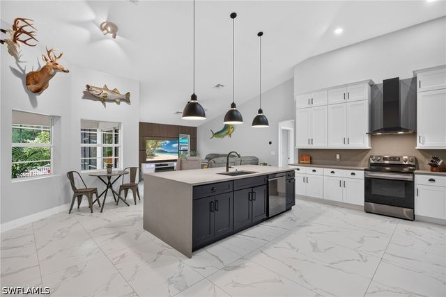 24200 Golden Eagle LN, Bonita Springs, FL 34135