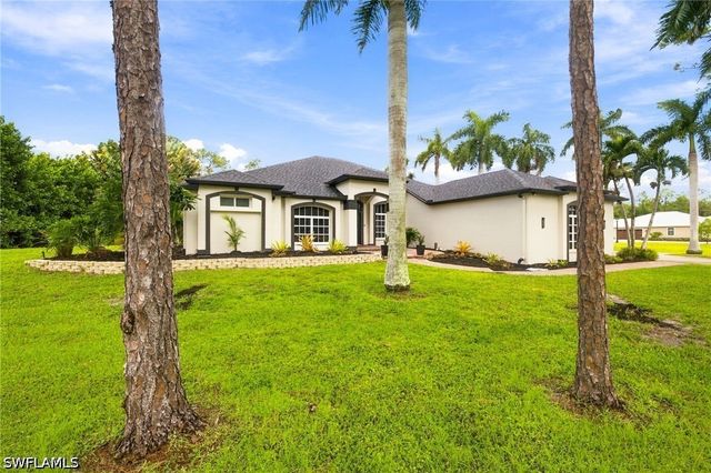 24200 Golden Eagle LN, Bonita Springs, FL 34135