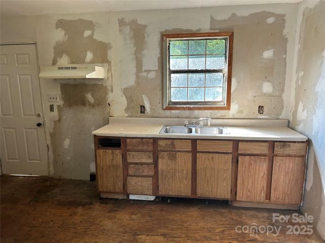 390 Ragtown Road, Forest City, NC 28043