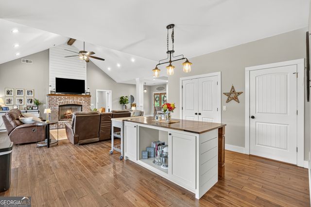 7625 W County Line Road, Lula, GA 30554