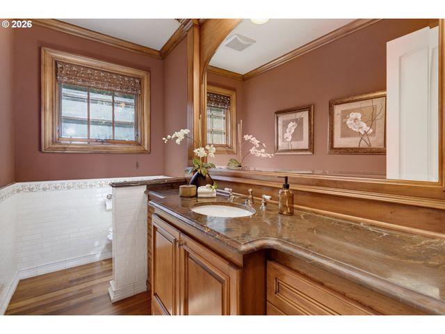 13264 GOODALL Rd, Lake Oswego, OR 97034