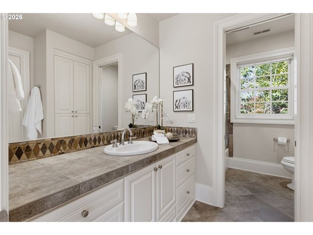 13264 GOODALL Rd, Lake Oswego, OR 97034