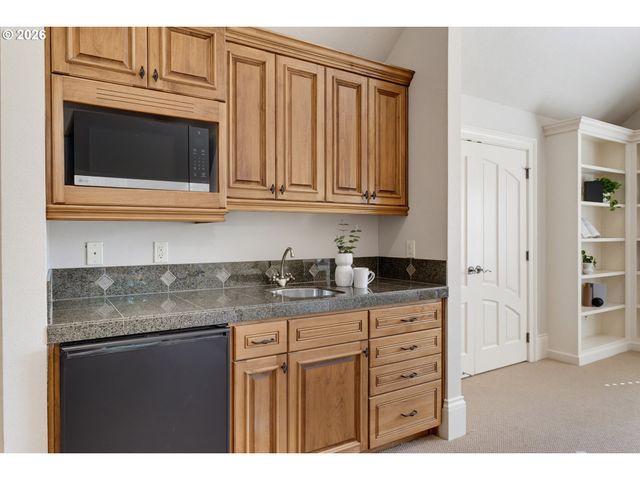 13264 GOODALL Rd, Lake Oswego, OR 97034