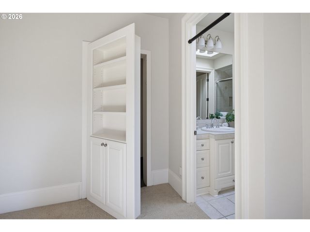 13264 GOODALL Rd, Lake Oswego, OR 97034
